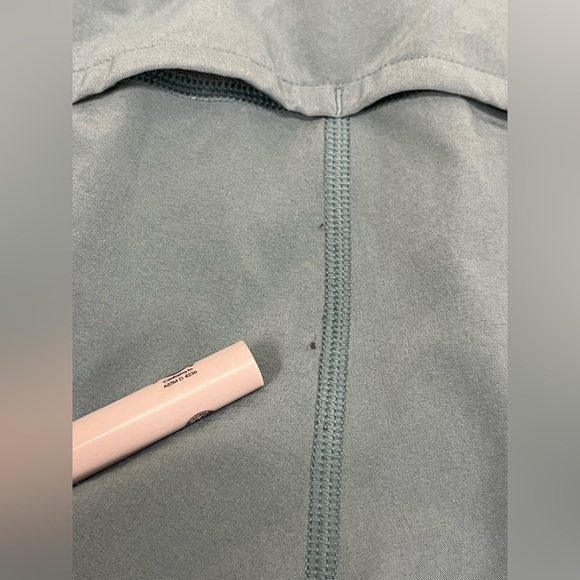 Lululemon Speed Up Shorts 4 *see description - Picture 7 of 7